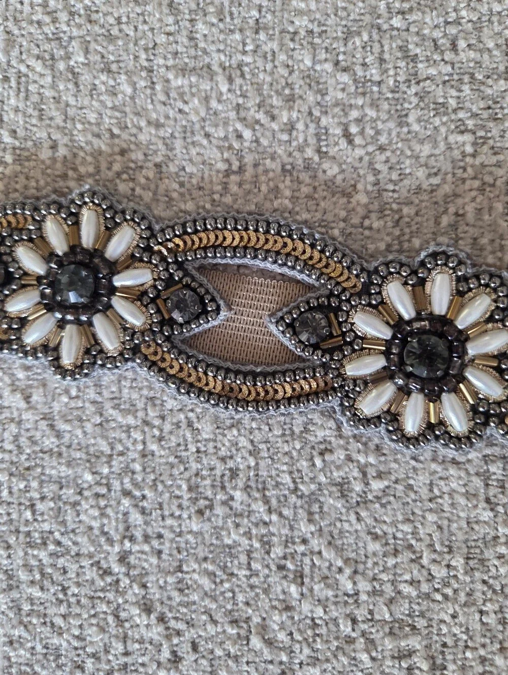 NWT Open Floral Cluster Beaded Belt Gunmetal Small